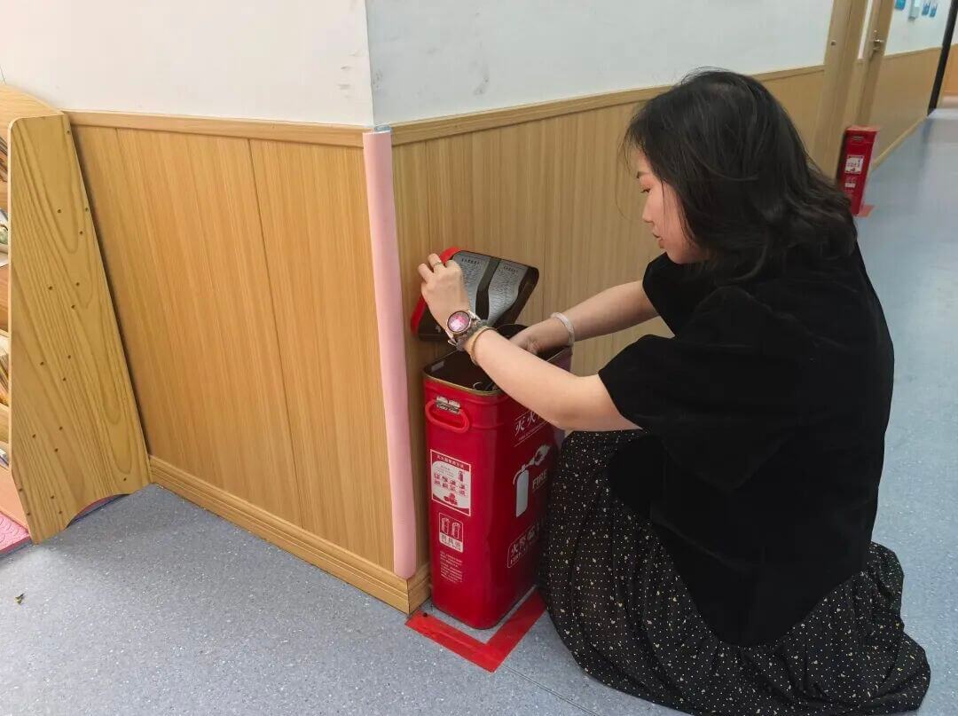 长沙县茁越儿童服务中心检查消防器材