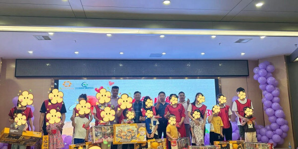 公益活动——“以爱启航，托起明天的太阳”